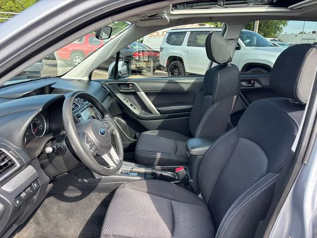 Used 2017 Silver Subaru 2.5i Premium image 6