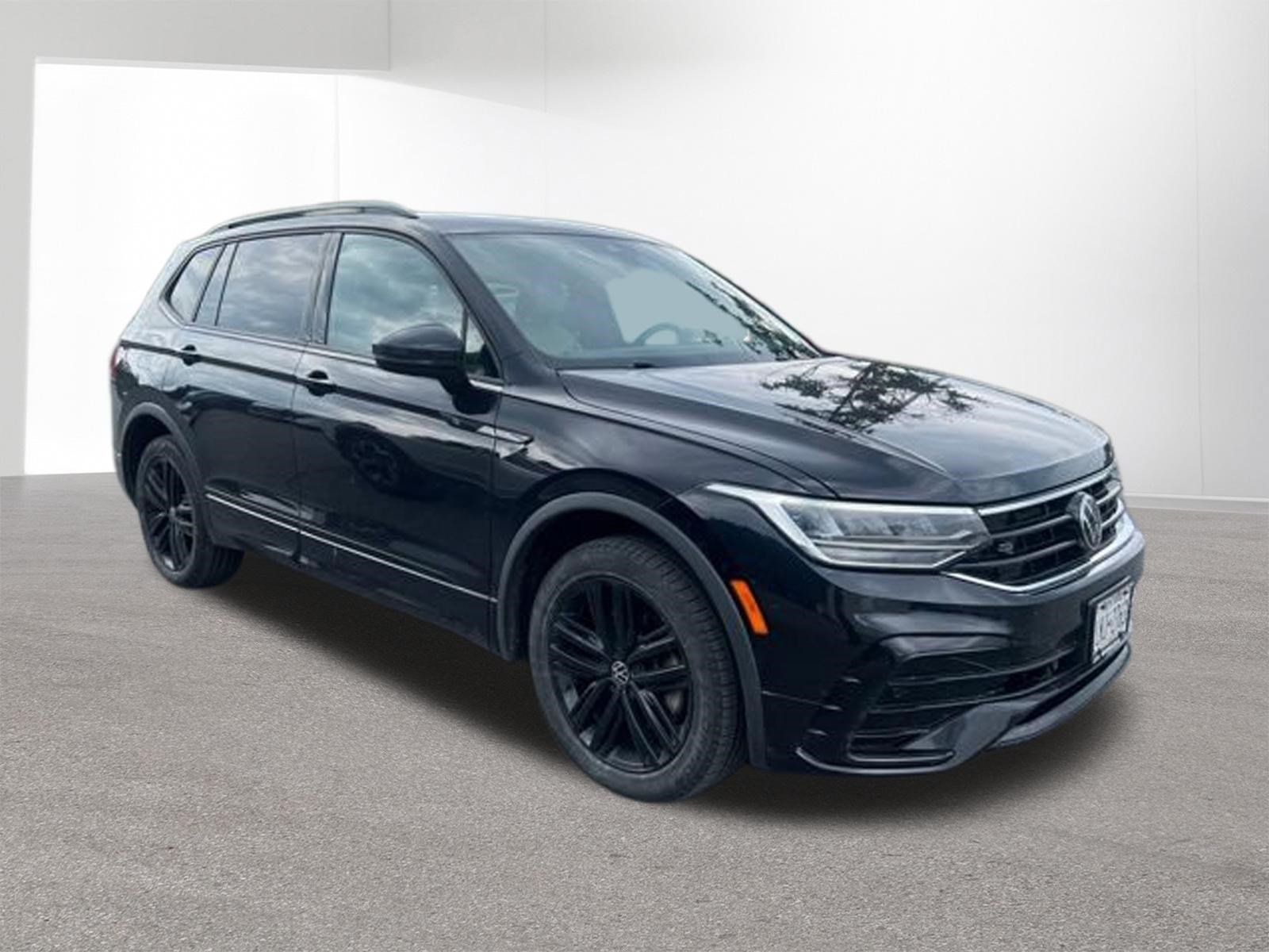 Used 2022 Deep Black Volkswagen SE R-Line Black image 21