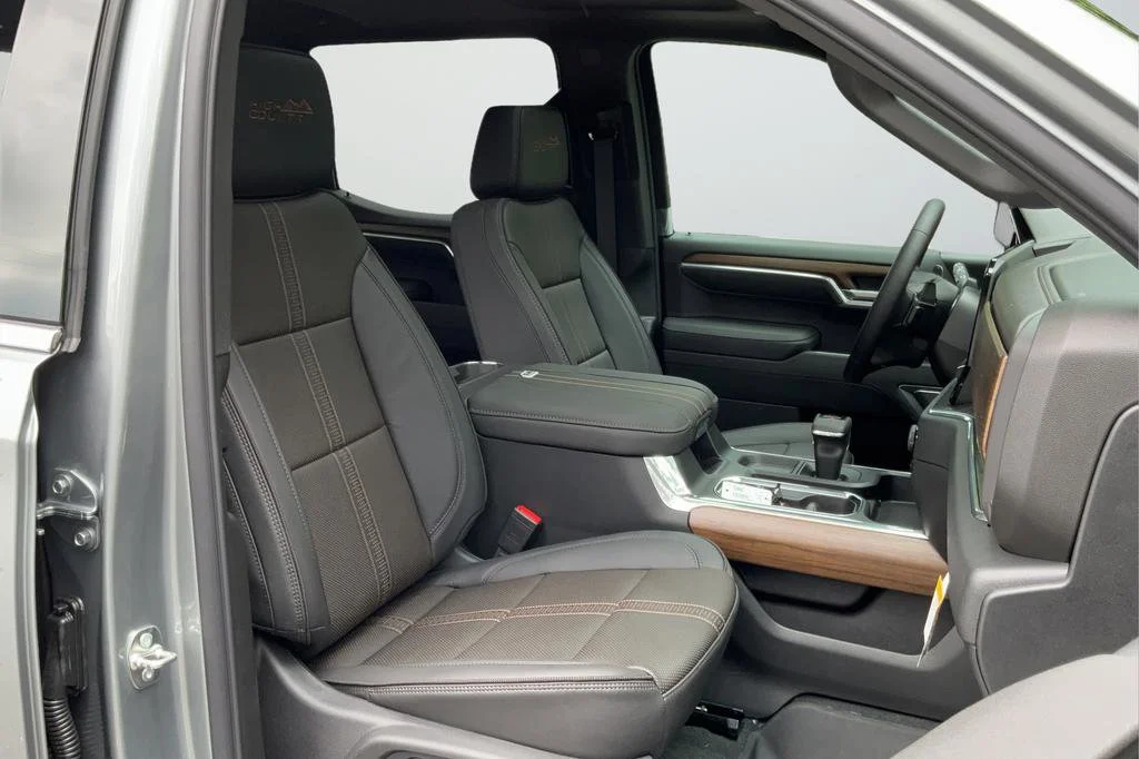 New 2026 Chevrolet Silverado 1500 High Country 4D Crew Cab