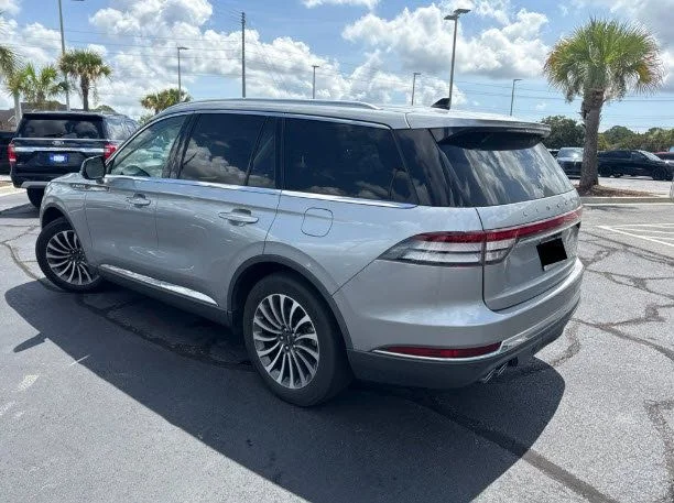 Used 2023 Radiance Metallic Lincoln Standard image 6