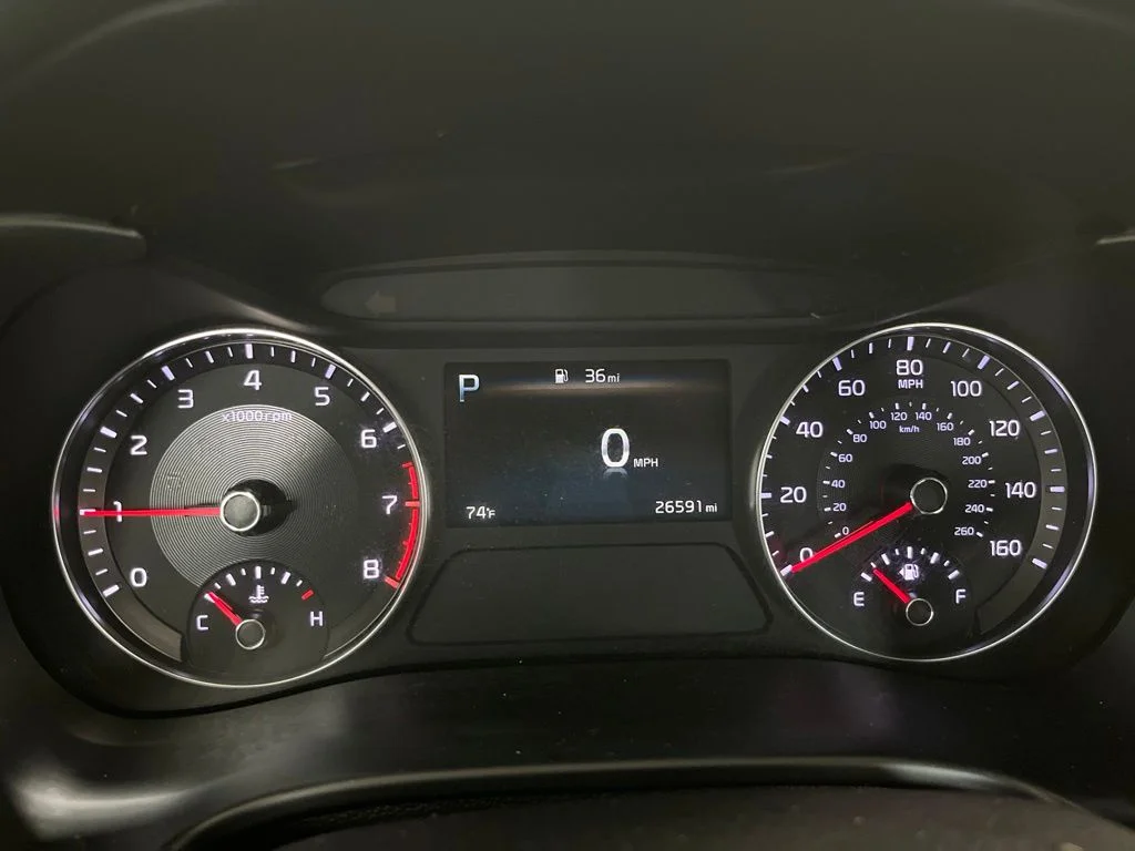 Used 2023 White Kia LXS image 8