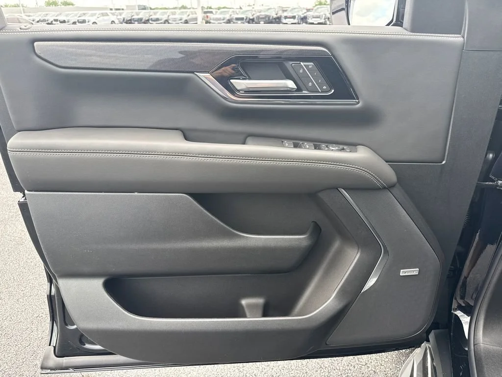 New 2026 Onyx Black GMC Elevation image 15