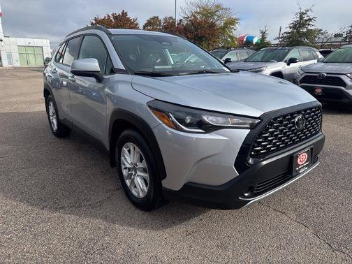 Used 2023 Silver Toyota LE image 10