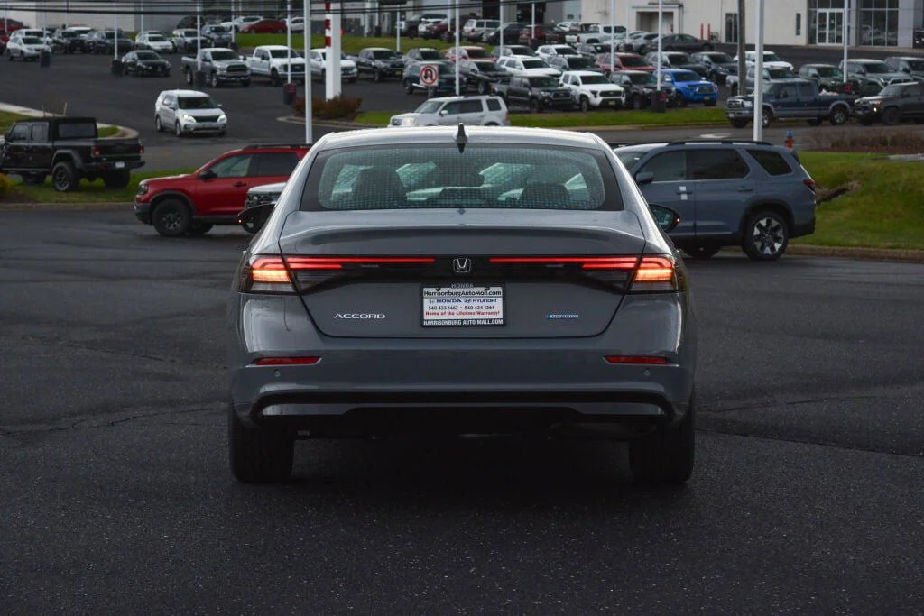 New 2026 Urban Gray Pearl Honda EX-L Hybrid image 5