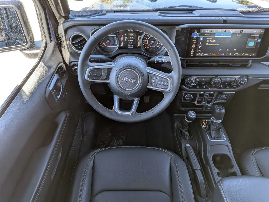 Used 2025 Blue Jeep Sahara image 12