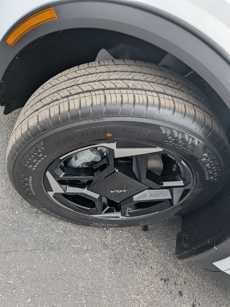 New 2026 White Pearl Kia EX image 35