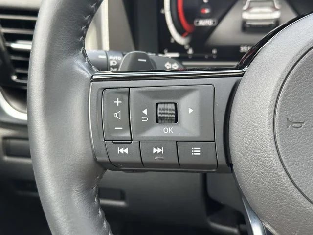 Used 2021 Gray Nissan Platinum image 22