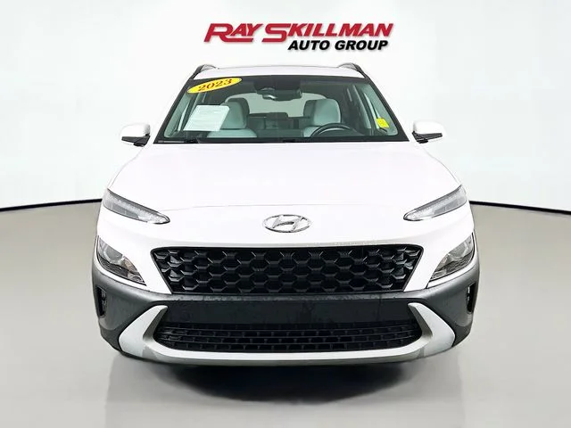 Used 2023 White Hyundai SEL image 2