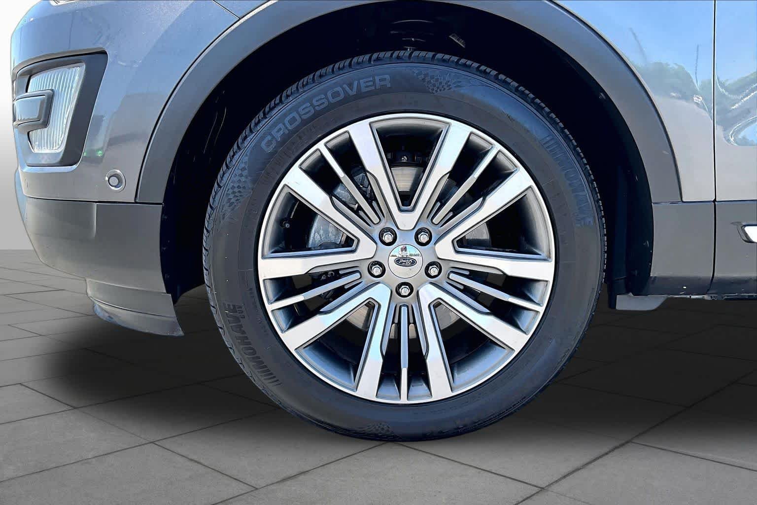 Used 2017 Magnetic Metallic Ford Platinum image 10