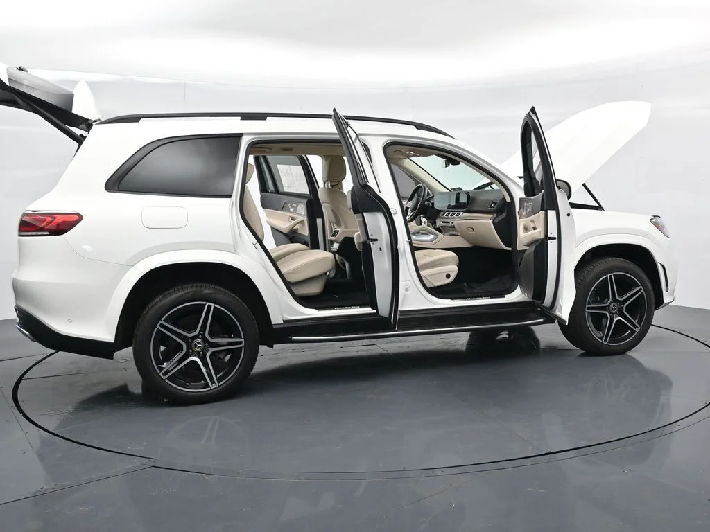 Used 2022 White Mercedes-Benz GLS 450 image 21