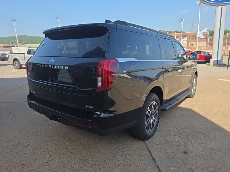 New 2026 Agate Black Metallic Ford MAX Active image 7