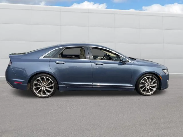 Used 2019 Blue Lincoln Reserve image 12