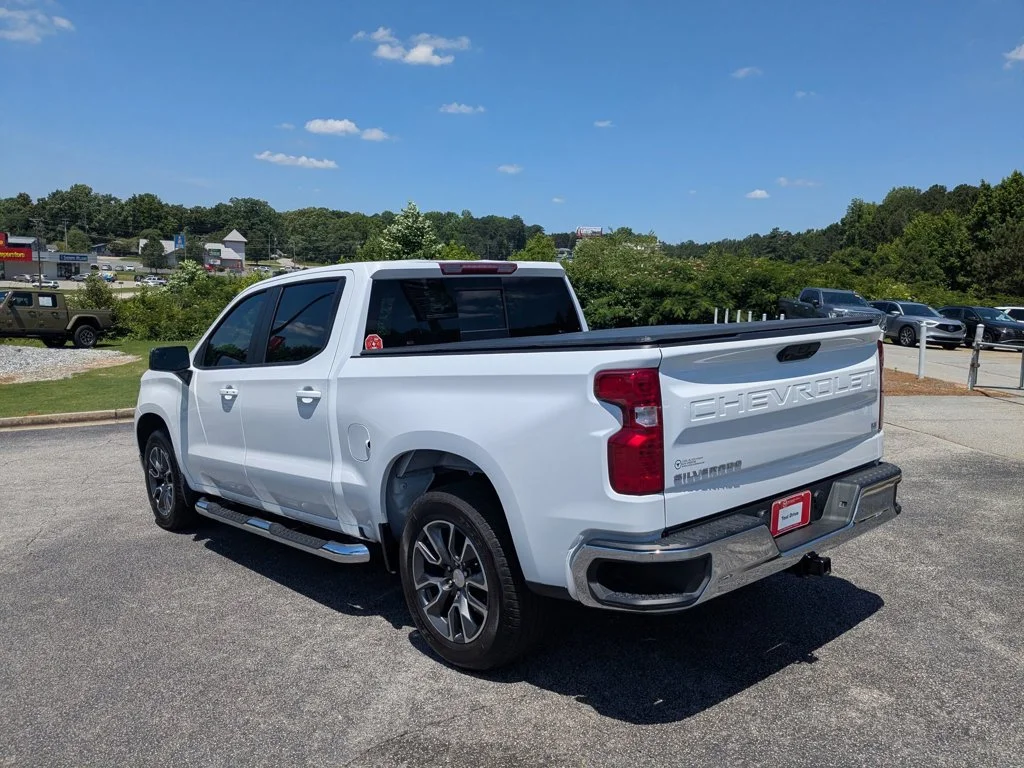 Used 2022 Summit White Chevrolet LT image 7