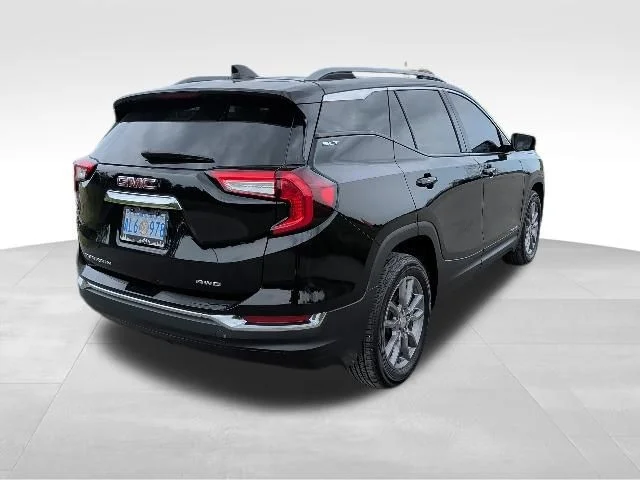 Used 2022 Black GMC SLT image 3