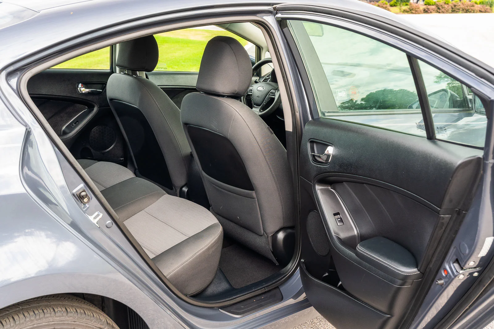 Used 2015  Kia LX image 12