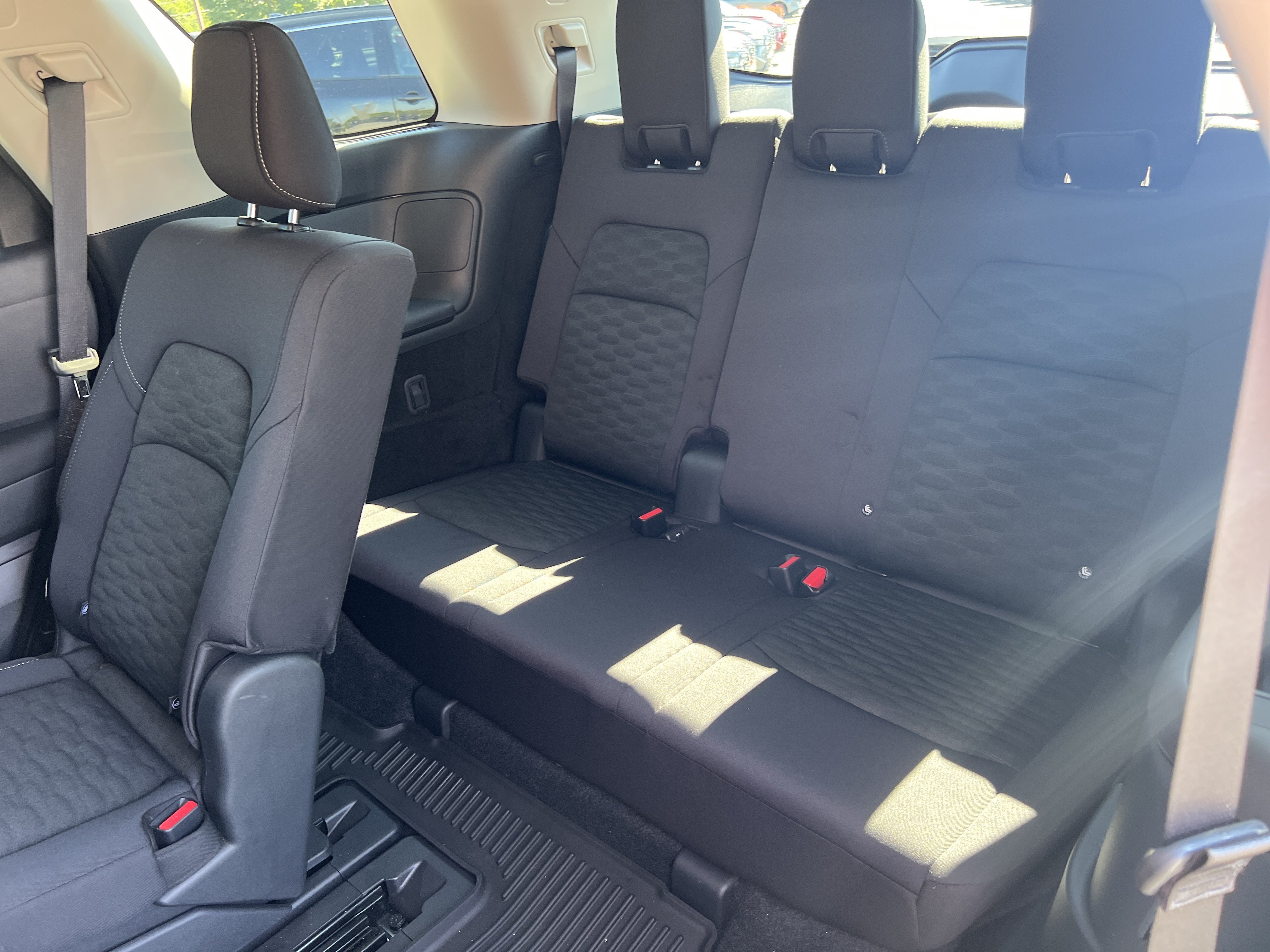 Used 2025 Deep Ocean Blue Pearl Nissan SV image 28