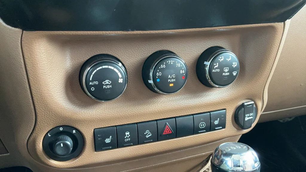 Used 2012 Black Jeep Unlimited Sahara image 15