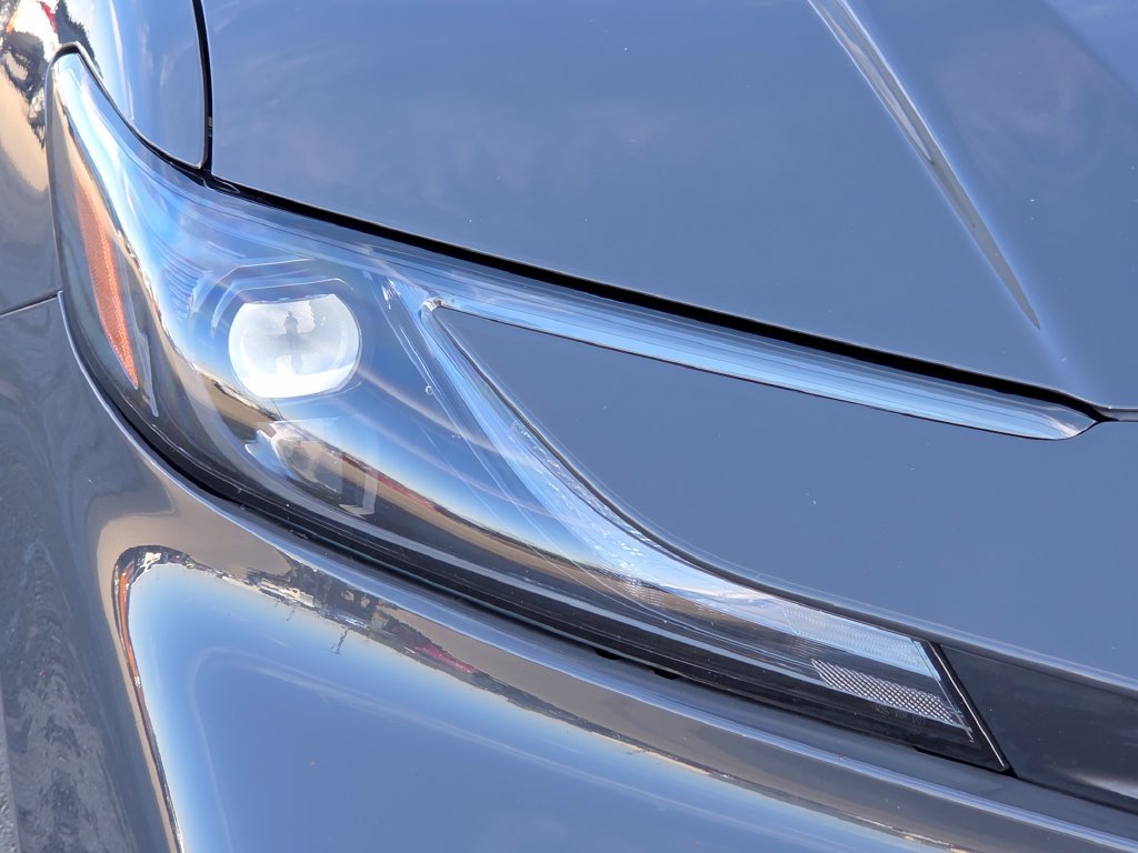 Used 2025  Toyota SE image 14