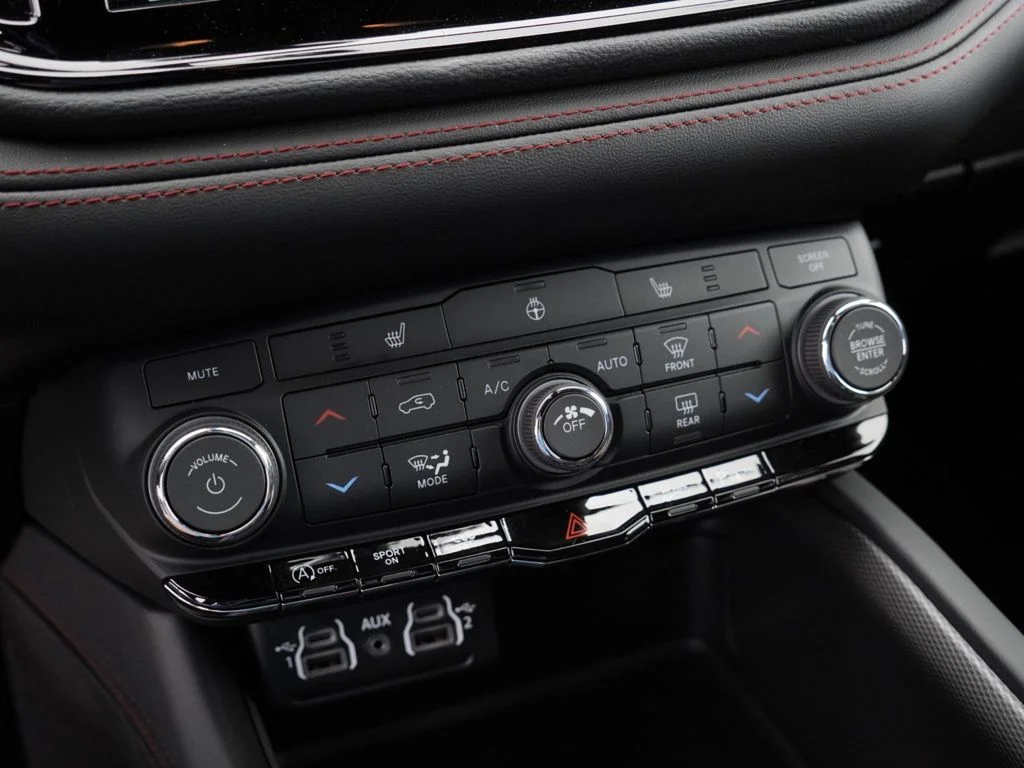 New 2026 Diamond Black Clear-Coat Exterior Paint Dodge GT image 15
