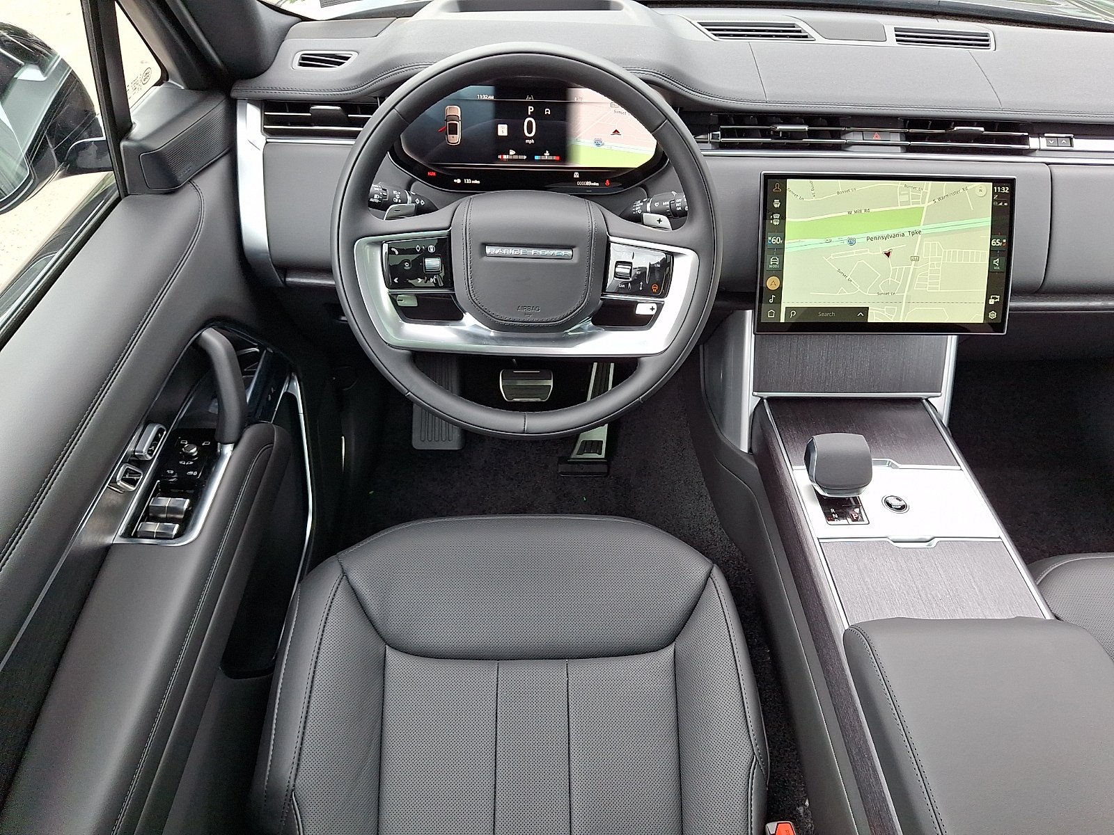 New 2026 Santorini Black Land Rover P400 SE image 4