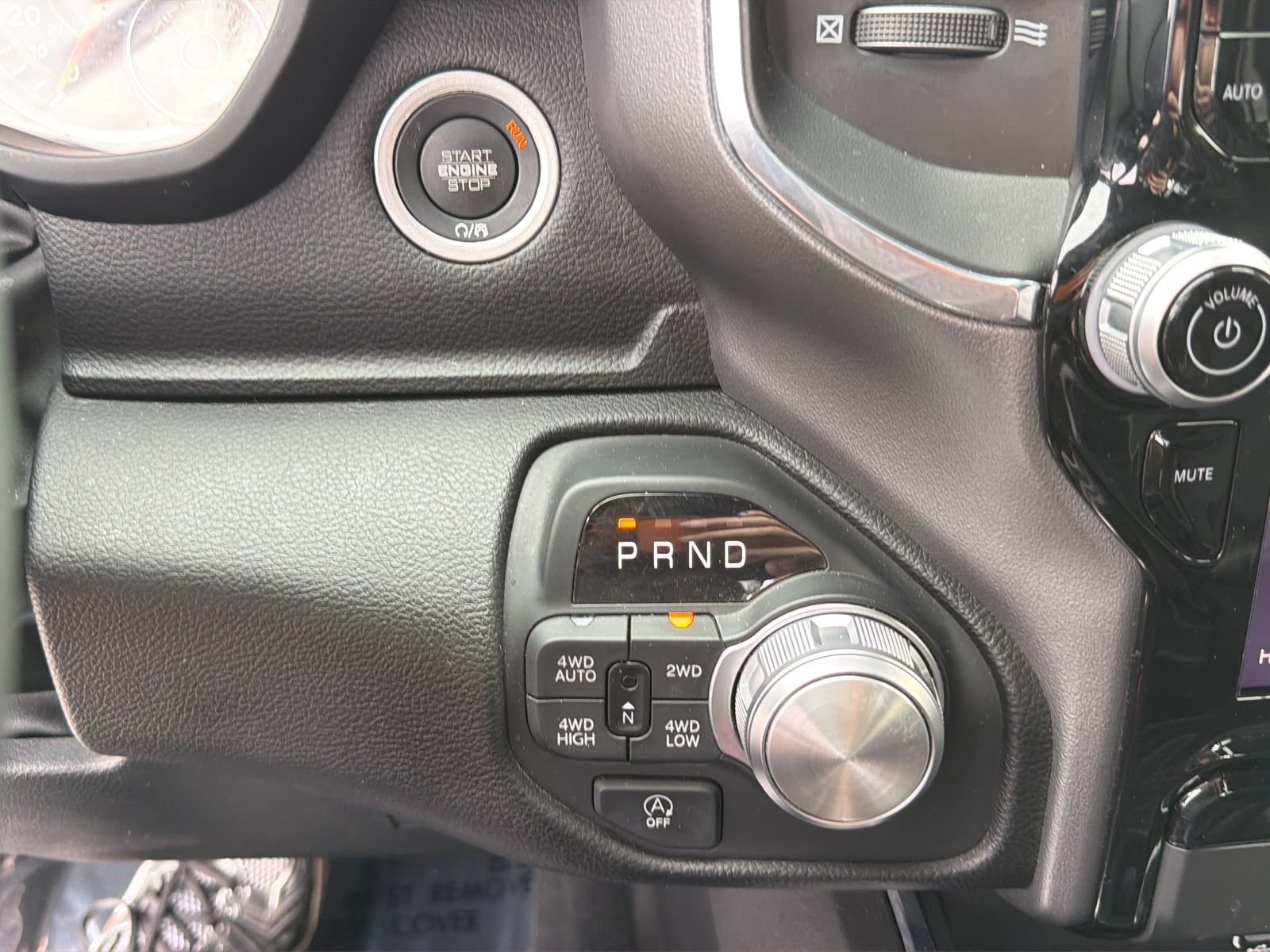 Used 2025 Silver Ram Laramie image 23