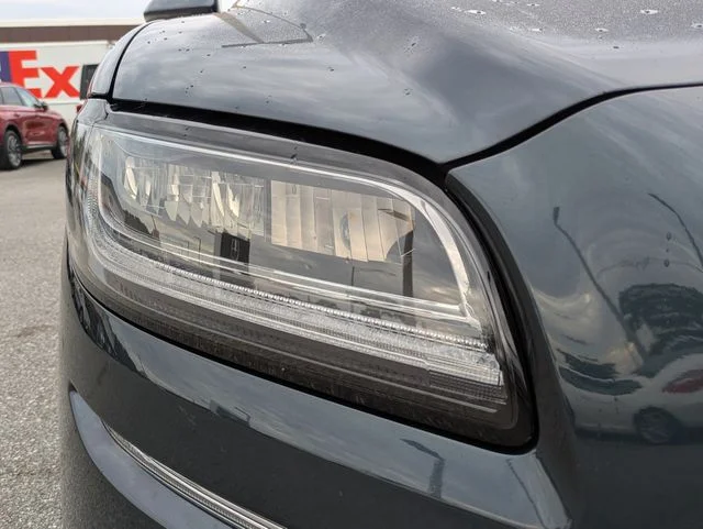 Used 2022 Blue Lincoln Standard image 10