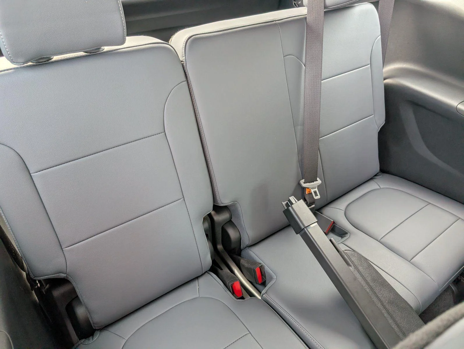 Used 2020 IRIDESCENT PEARL TRICOAT Chevrolet LT Leather image 38