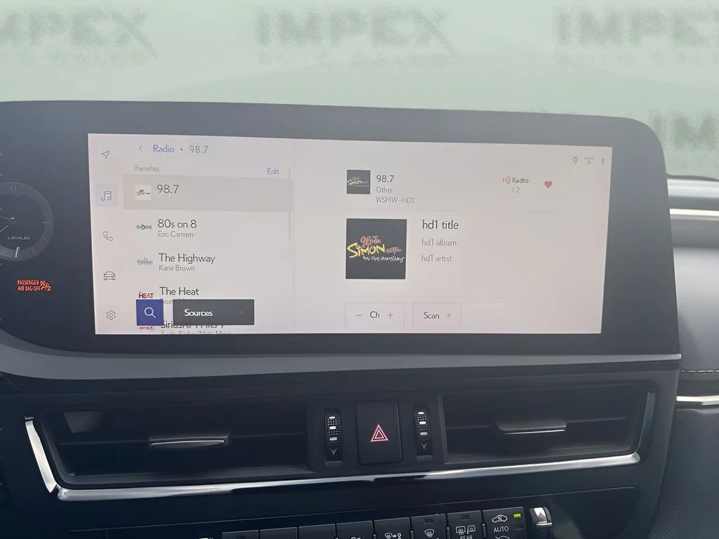 Used 2024 Gray Lexus 300h F SPORT Handling image 19