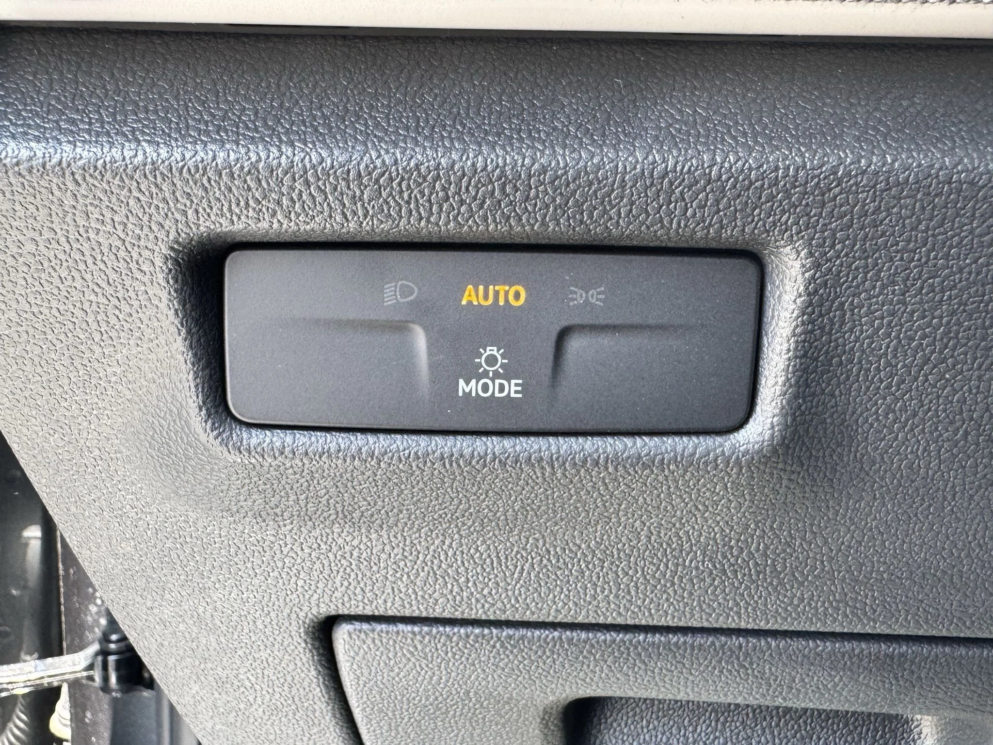 New 2026 Platinum Gray Metallic Volkswagen S image 27