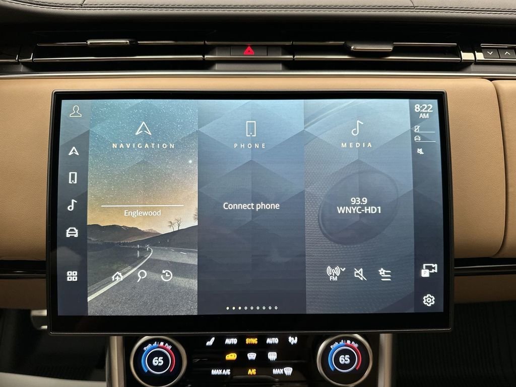 Used 2023  Land Rover Autobiography image 19