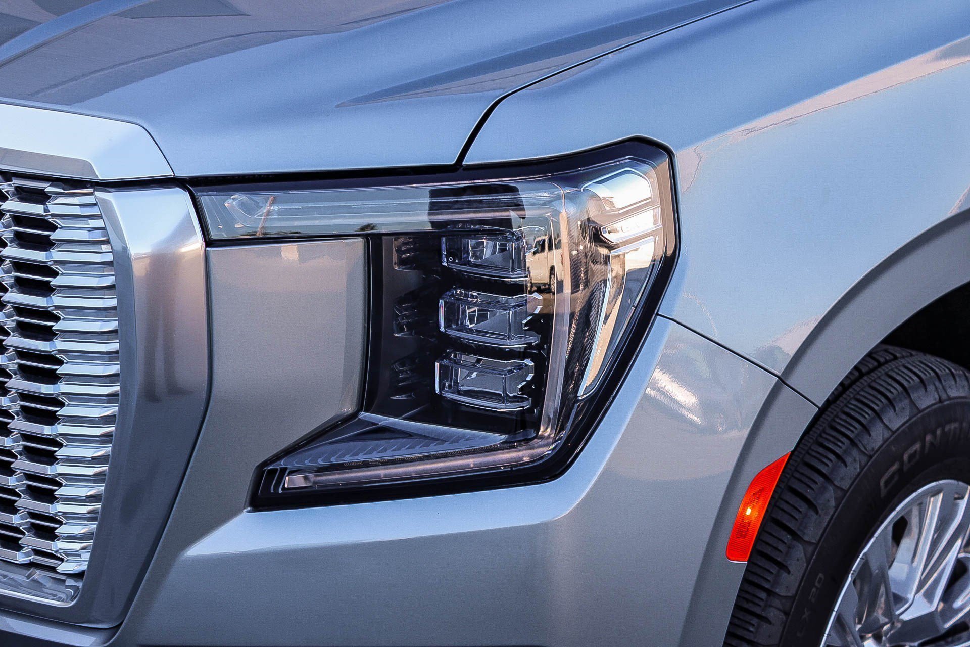 Used 2024 Sterling Metallic GMC Denali image 4