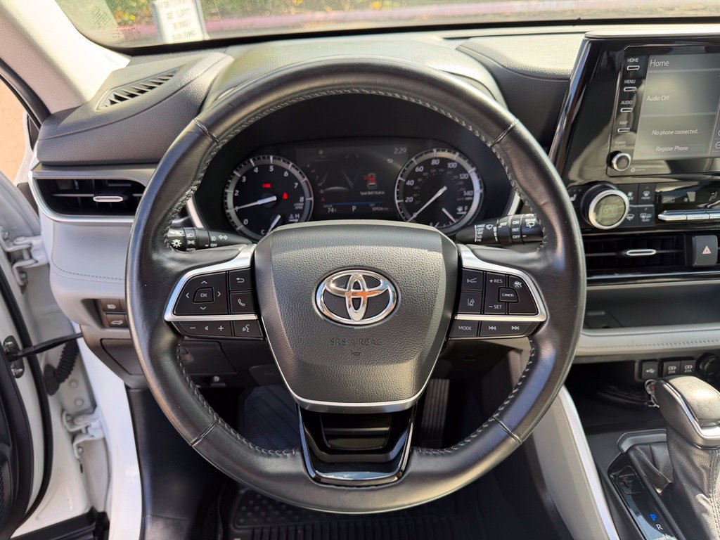 Used 2021 White Toyota XLE image 18