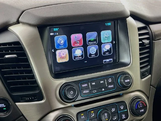 Used 2019 White GMC Denali image 17