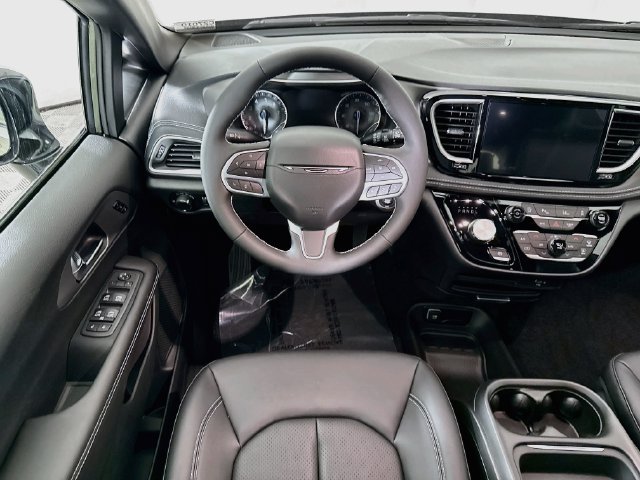 New 2027 Olive Green Pearl-Coat Paint Chrysler Select image 21