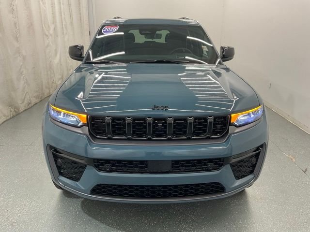 New 2026 Steel Blue Exterior Paint Jeep Limited Reserve image 3