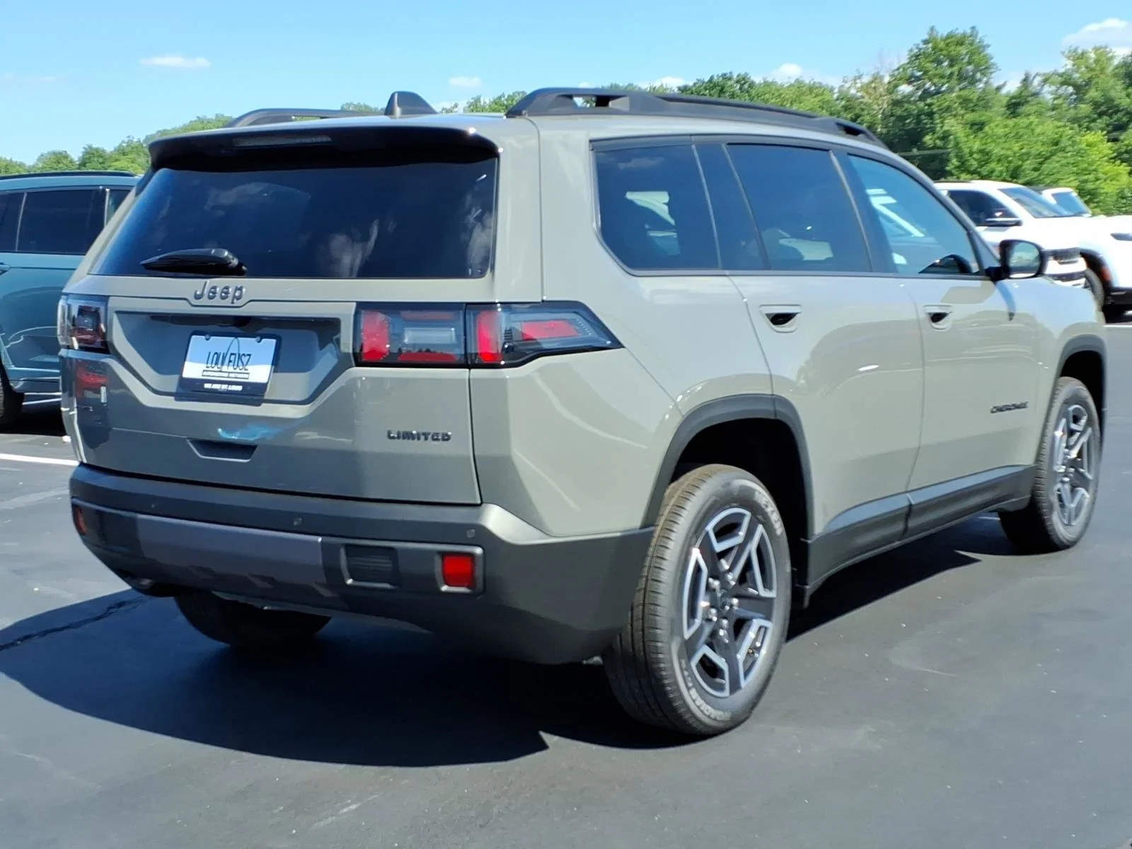 New 2026 Sting-Gray Clear-Coat Exterior Paint Jeep Limited image 17