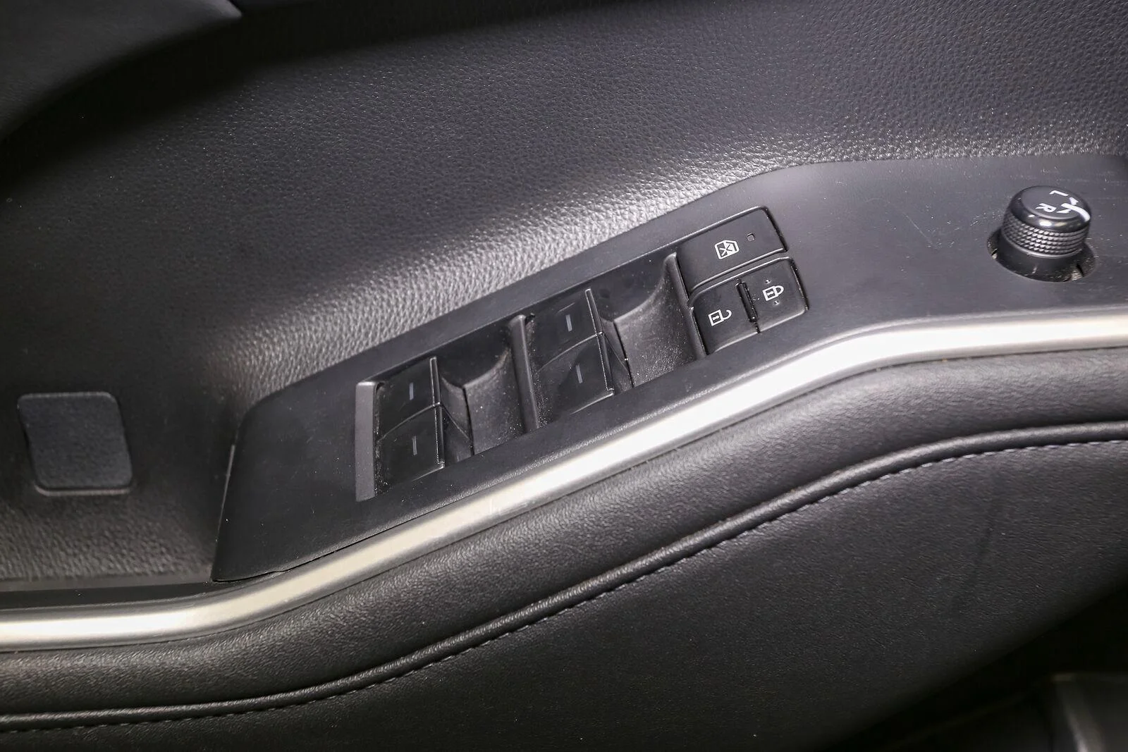 Used 2023 Moon Dust Toyota XLE image 46