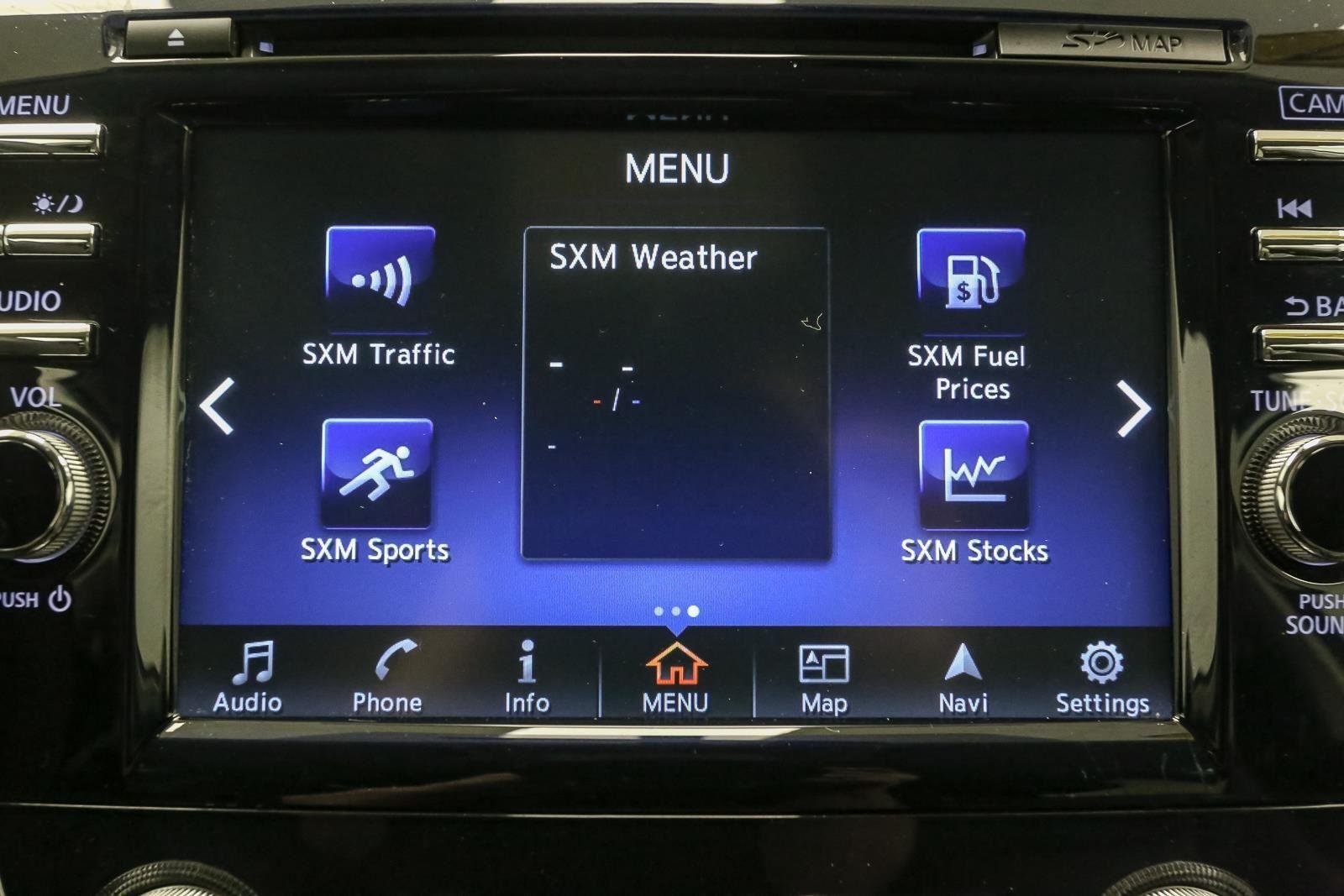 Used 2017 Pearl White Nissan SL image 34