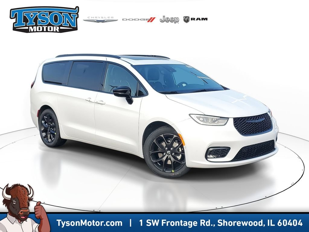 New 2026 Bright White Clear-Coat Exterior Paint Chrysler Limited image 1
