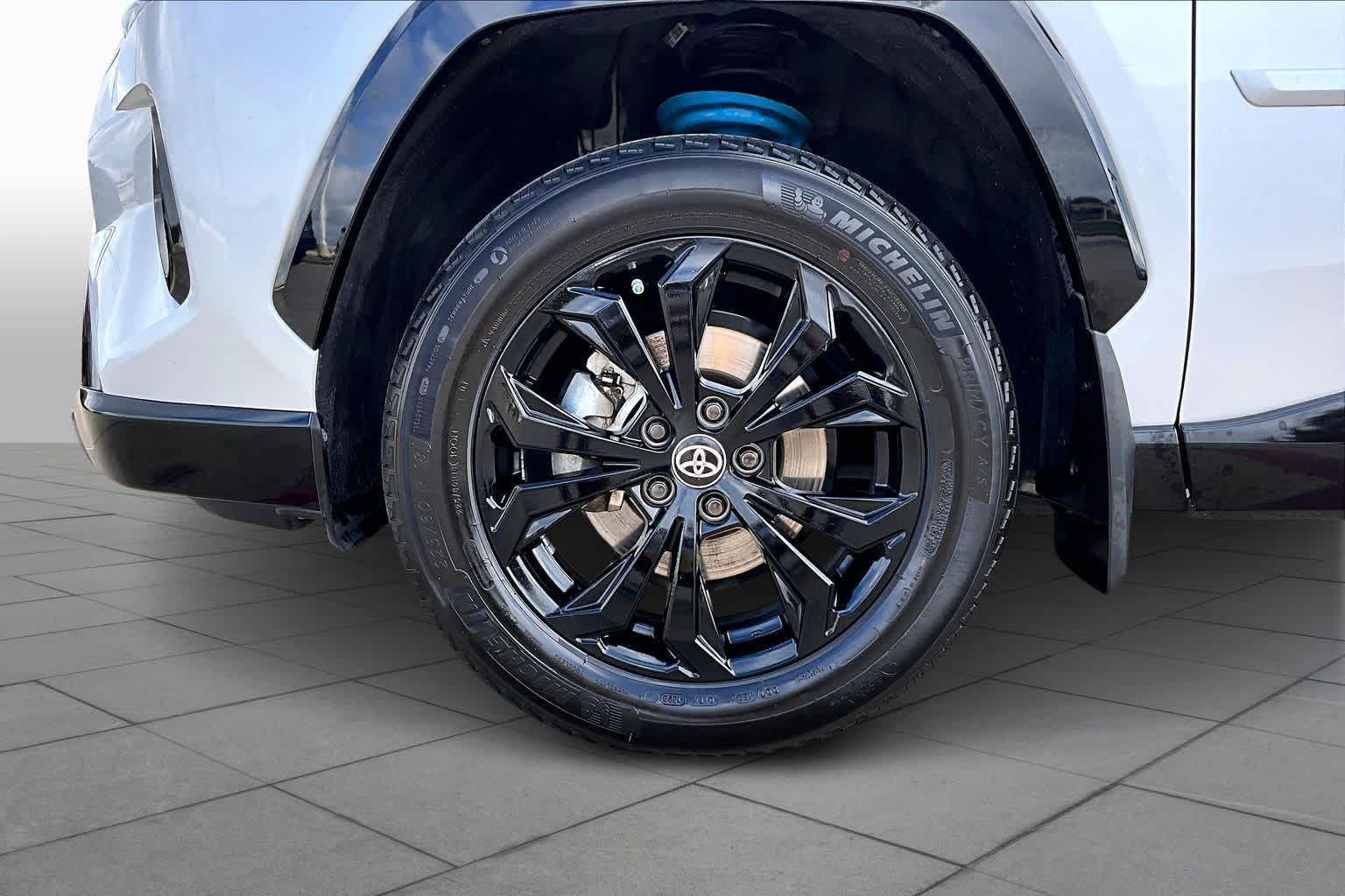 Used 2023 Wind Chill Pearl Toyota Hybrid SE image 11