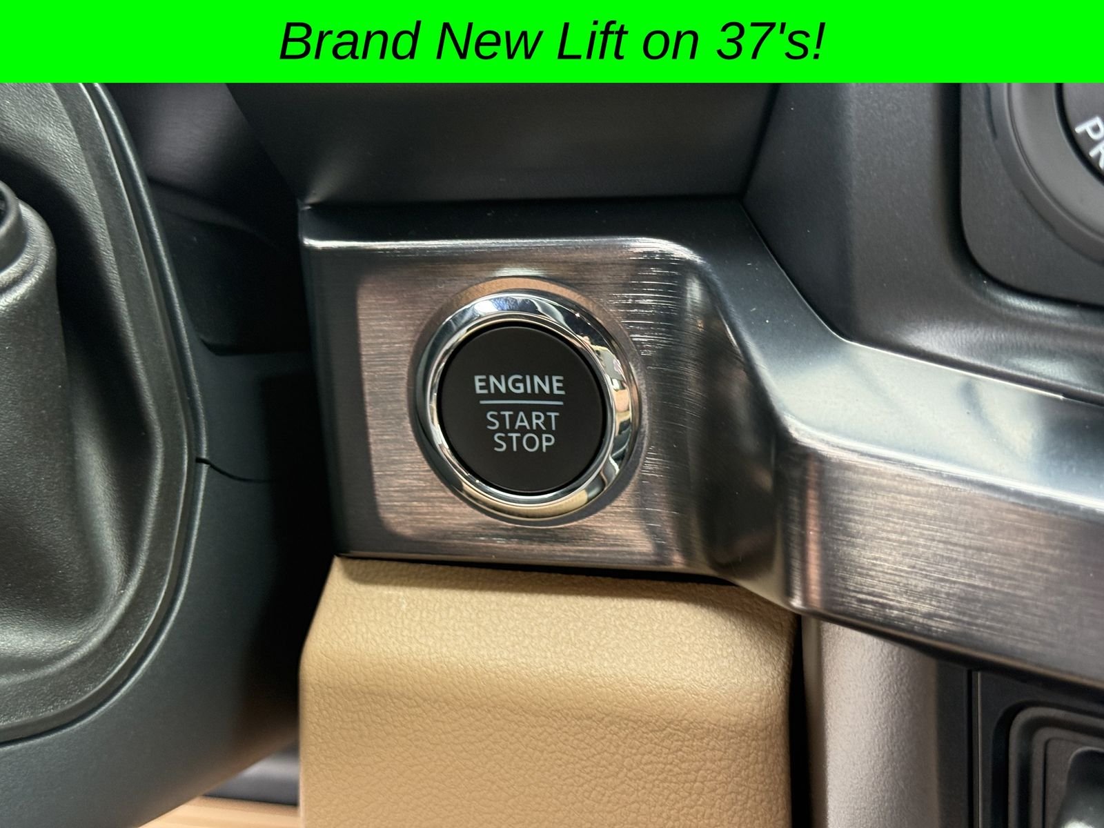 Used 2025 White Ford Lariat image 39