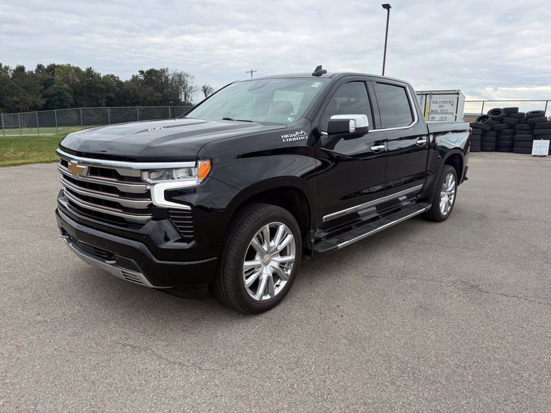 Used 2022 Black Chevrolet High Country image 2