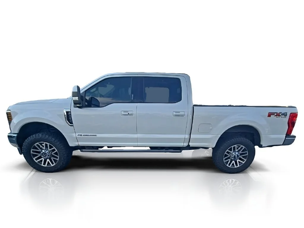 Used 2019 White Platinum Me Ford XL image 4