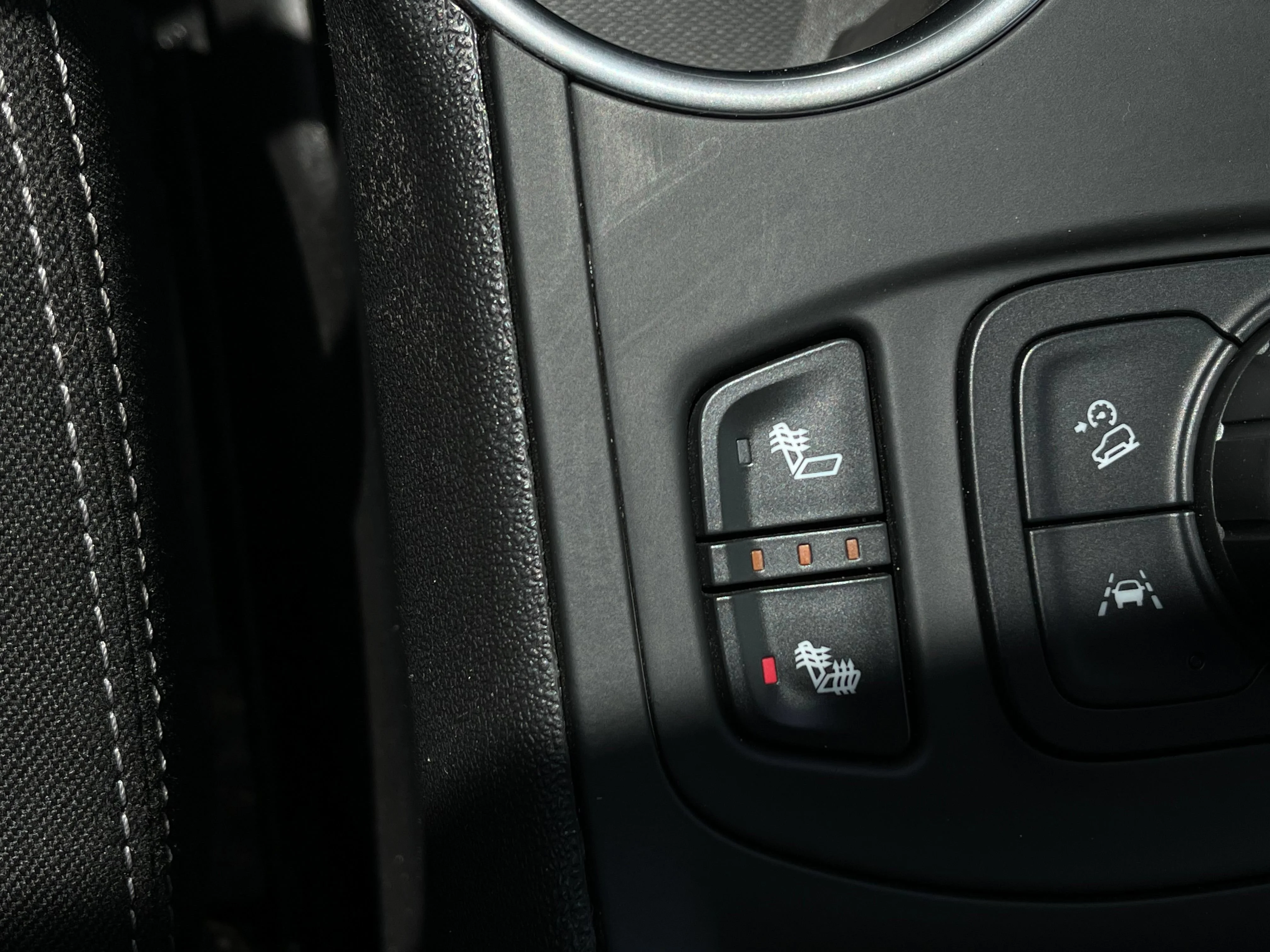 Used 2022 Ebony Twilight Metallic GMC SLE image 6