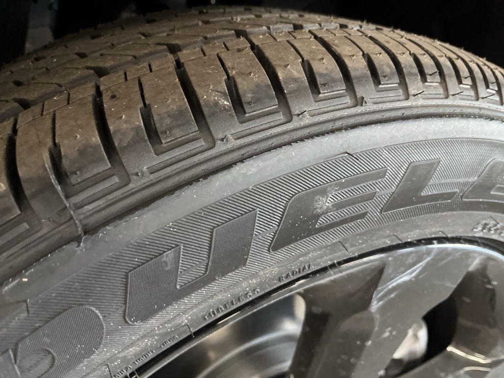 New 2025 Silver Zynith Exterior Paint Jeep Altitude X image 14
