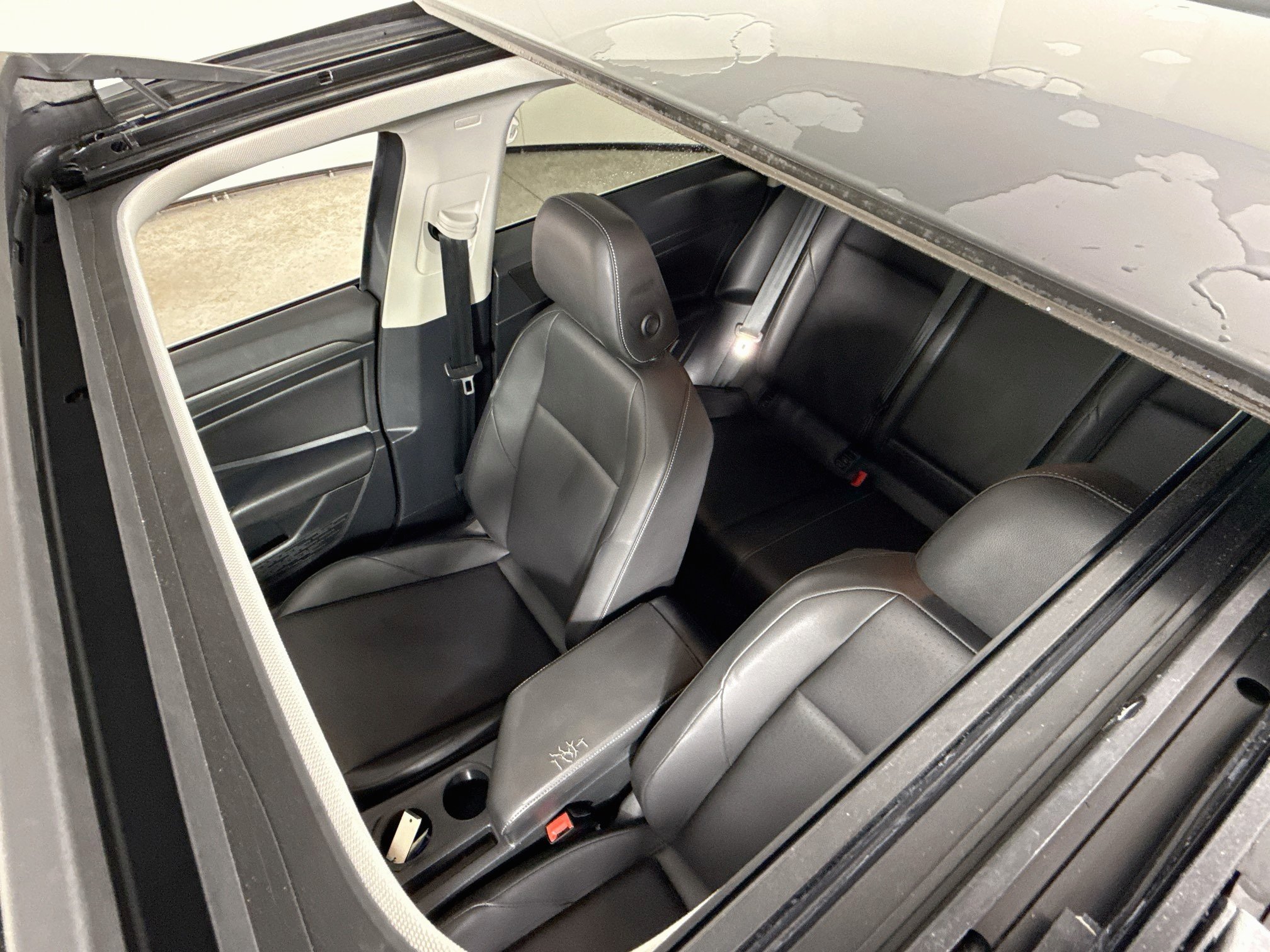 Used 2020 Platinum Gray Metallic Volkswagen SEL image 23