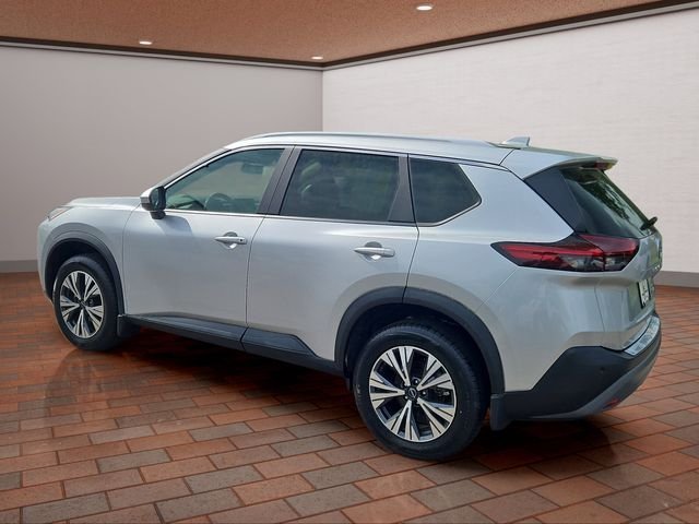 Used 2023 Brilliant Silver Metallic Nissan SV image 32
