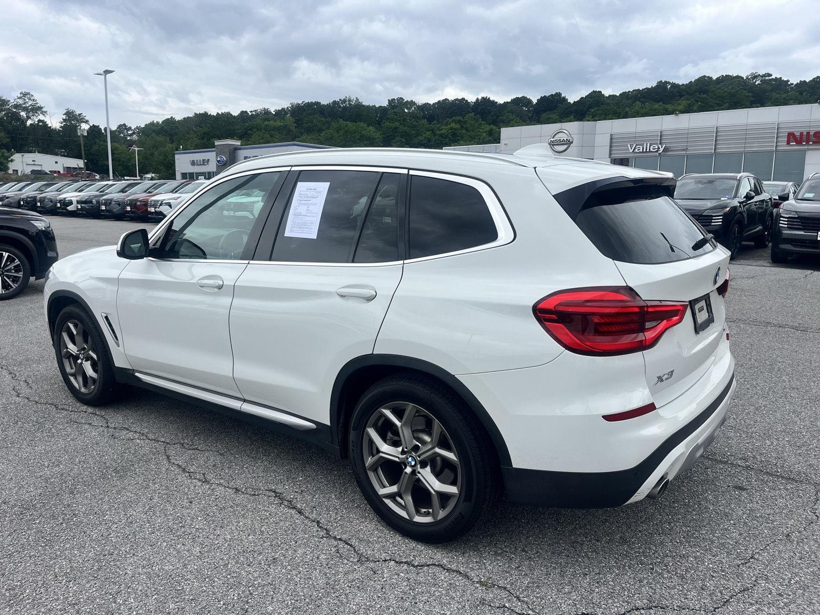 Used 2021 Alpine White BMW xDrive30i image 5