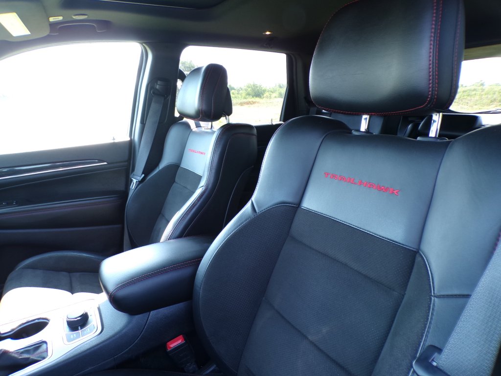 Used 2021 Granite Crystal Metallic Clearcoat Jeep Trailhawk image 13
