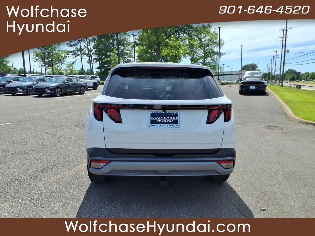 New 2026 White Hyundai SEL FWD image 4